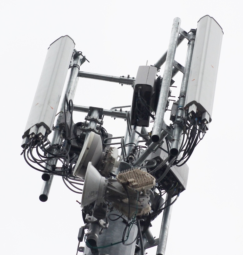 Vodafone and O2 4G masts by Beacon area